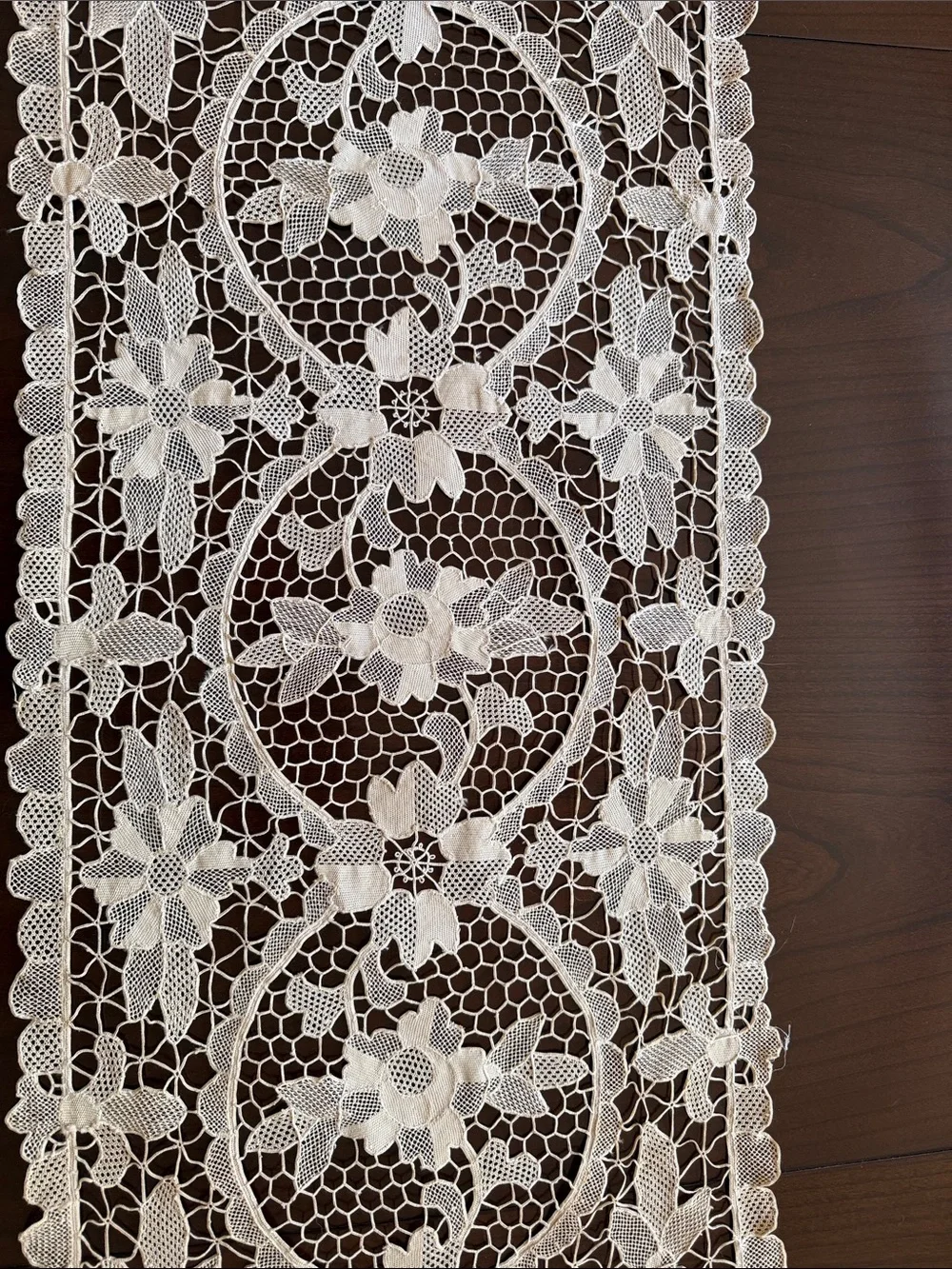 Vintage Beige Lace Table Runner